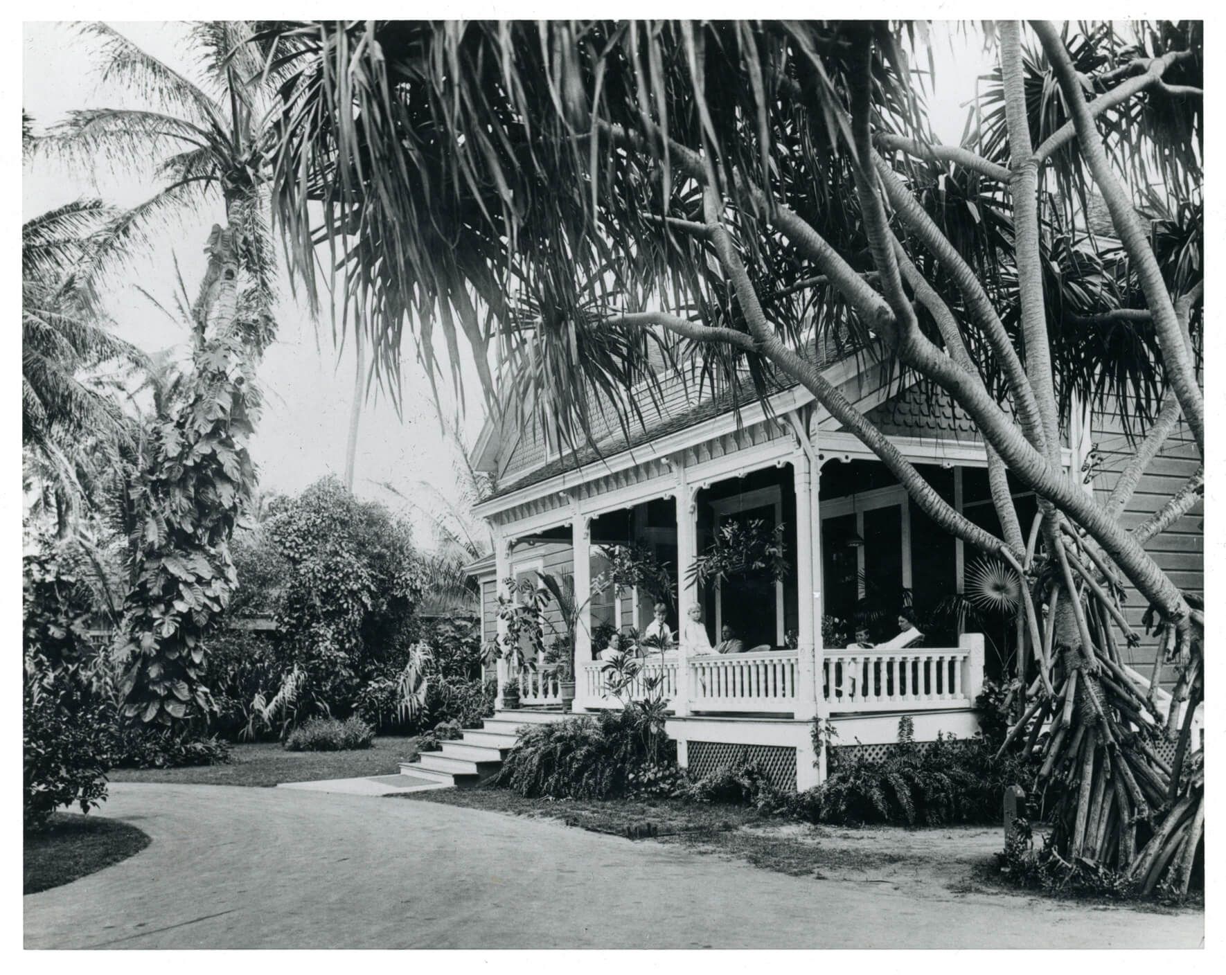 Lewers House, Kimball Family on Lanai 1918