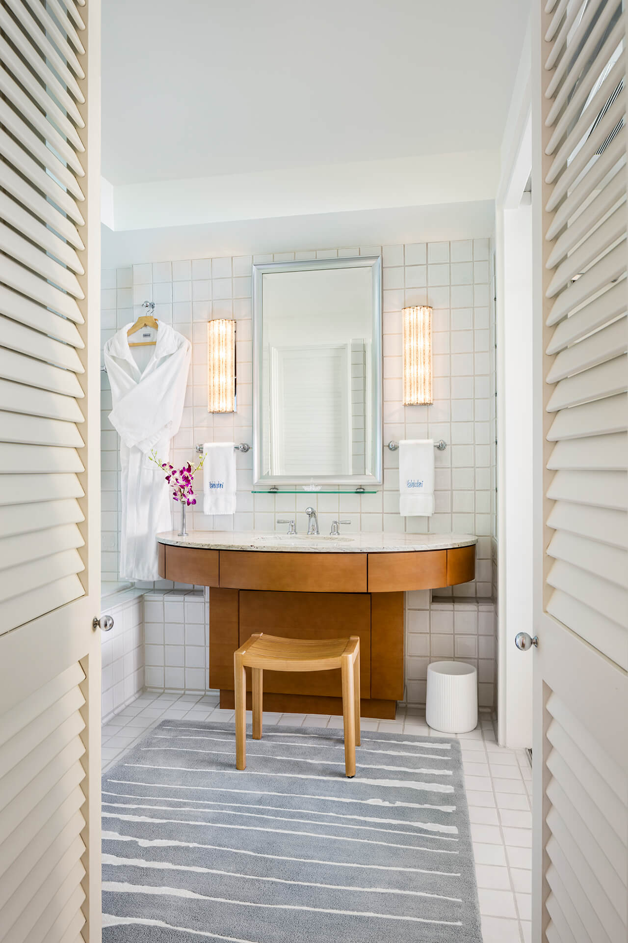 Guestroom bathroom