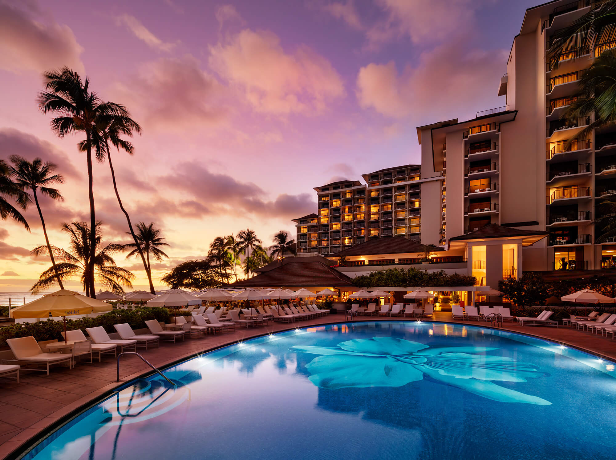 Halekulani pool at dusk